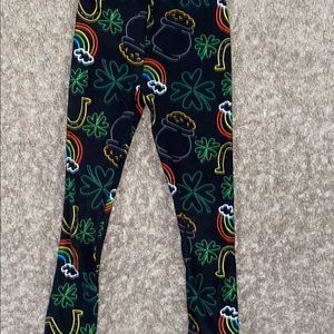 St Patrick’s day and 2 solid pairs of lula leggings. Size s/m.